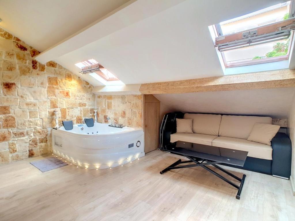 Love Room Jacuzzi Croisette Cannes Bagian luar foto