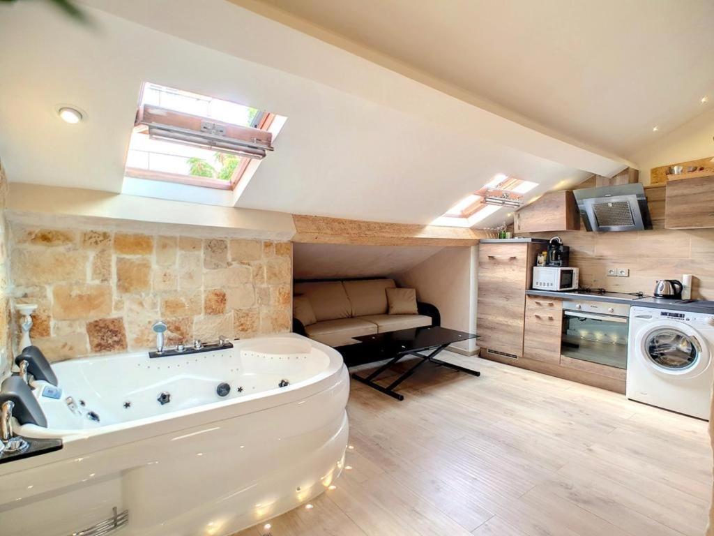 Love Room Jacuzzi Croisette Cannes Bagian luar foto