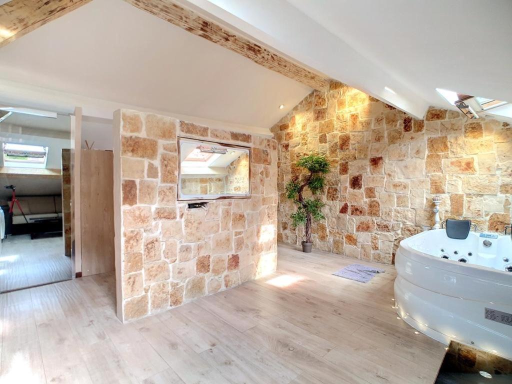 Love Room Jacuzzi Croisette Cannes Bagian luar foto