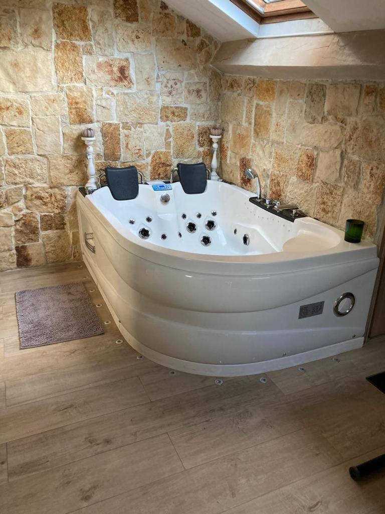 Love Room Jacuzzi Croisette Cannes Bagian luar foto